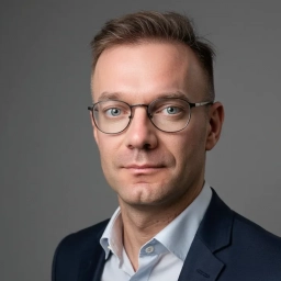 Дмитрий Максимов